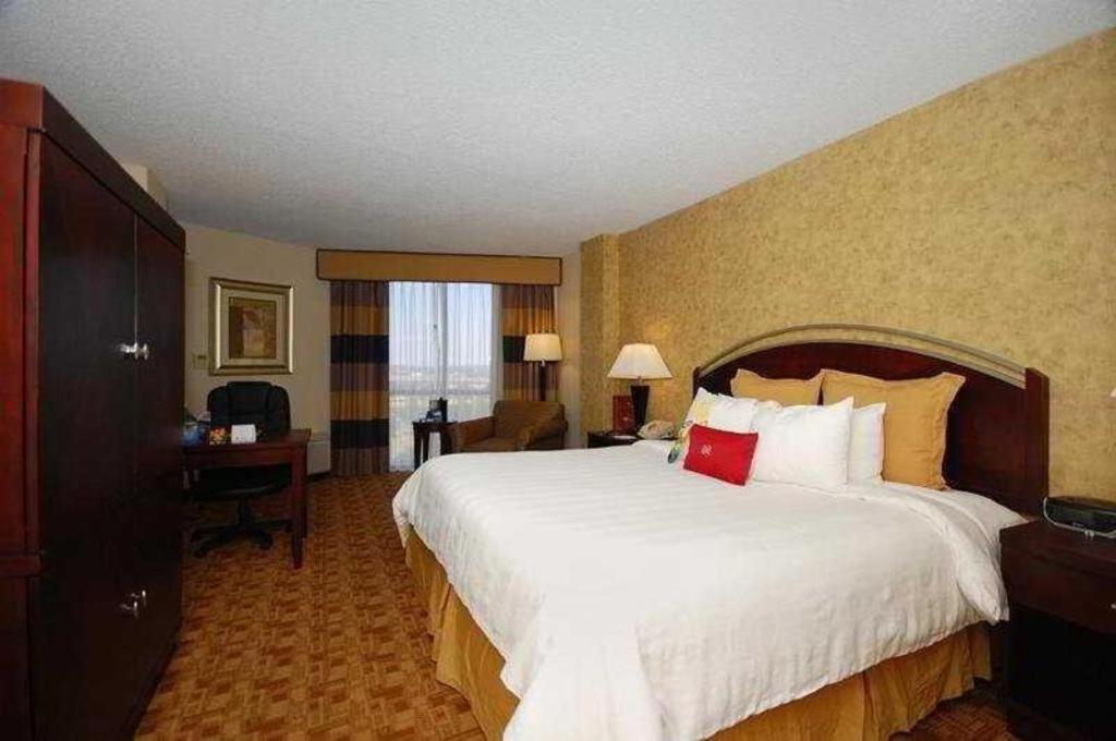 Radisson Hotel Austin - University Zewnętrze zdjęcie