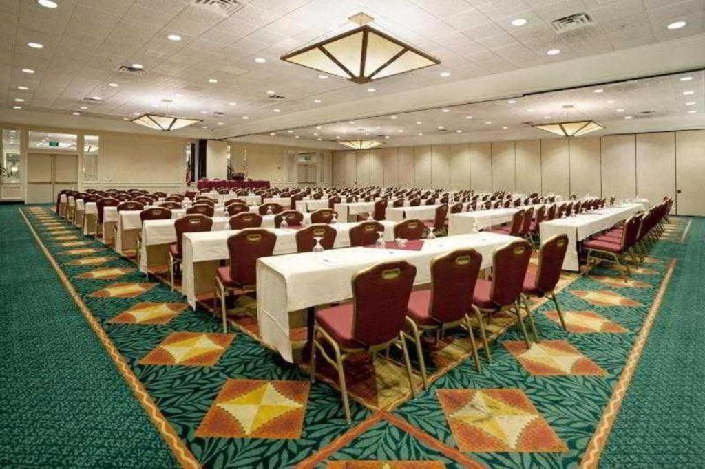 Radisson Hotel Austin - University Zewnętrze zdjęcie